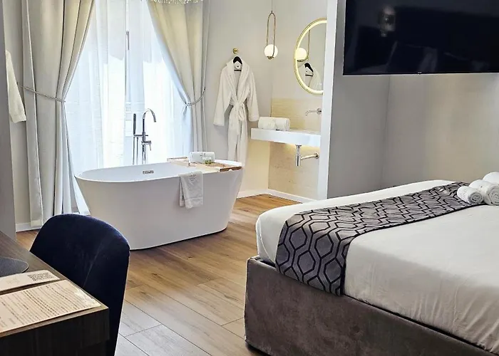 Отель Stoa Boutique