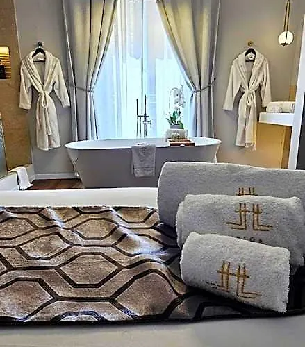 Отель Stoa Boutique